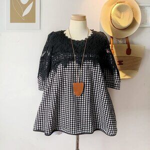Chic Houndstooth Lace Detail Tunic Top